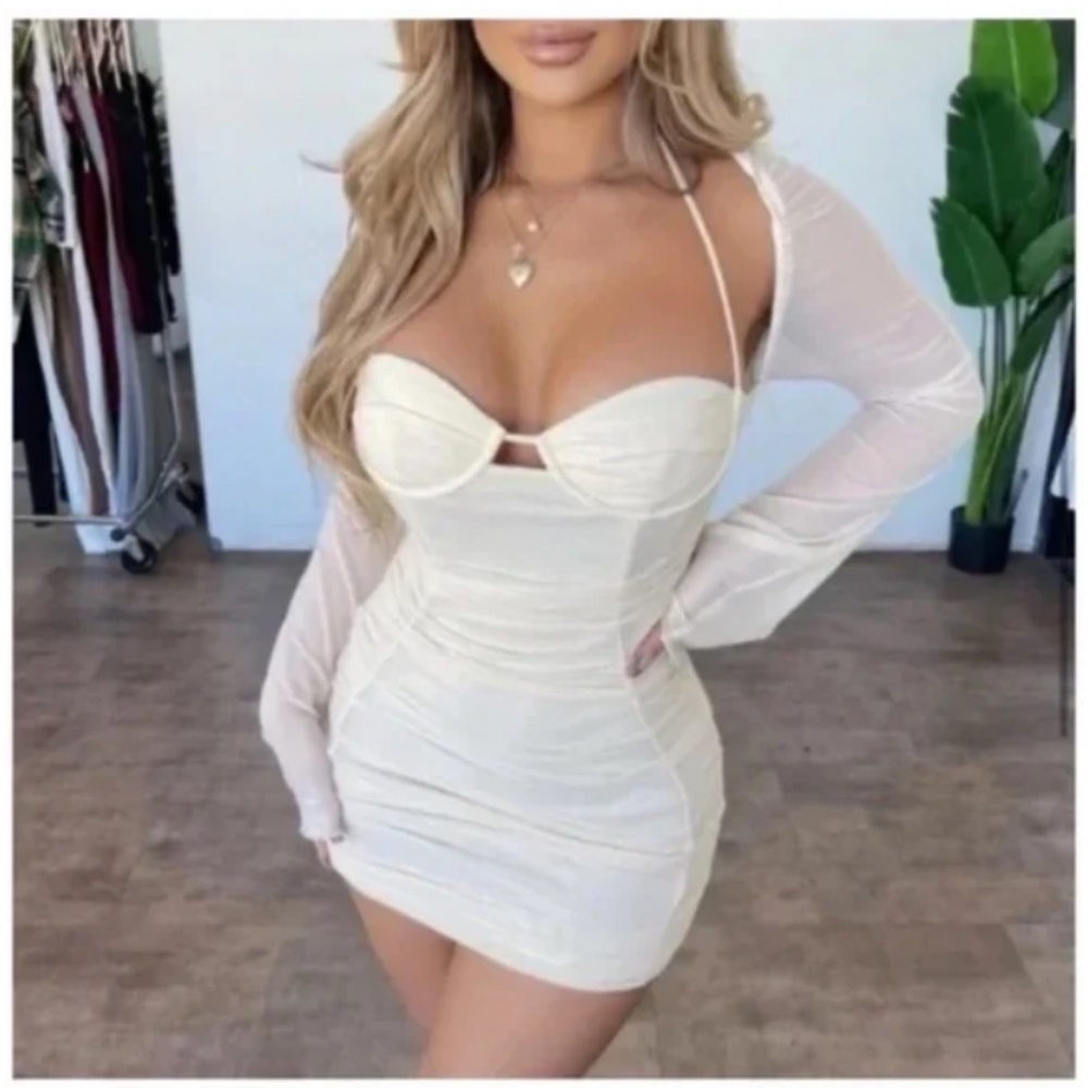 🪞 NEW ootd dreamy bell sleeve halter dress in off white ivory